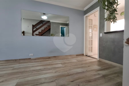 Casa à venda com 2 suítes no condomínio Village Palmas, São Paulo - SP