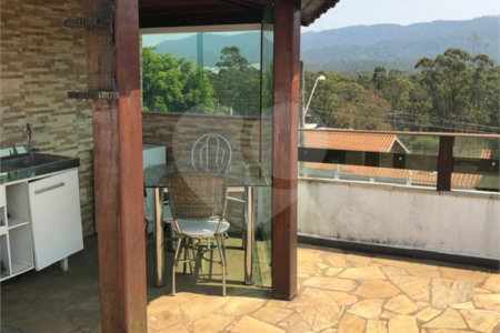 Casa à venda com 3 quartos, sendo 1 suíte,  em Vila Suissa, Mogi das Cruzes, SP