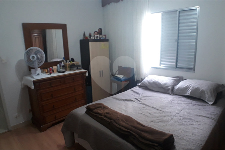 Casa Térrea à venda com 4 quartos, sendo 1 suíte, em Vila Romero, São Paulo, SP