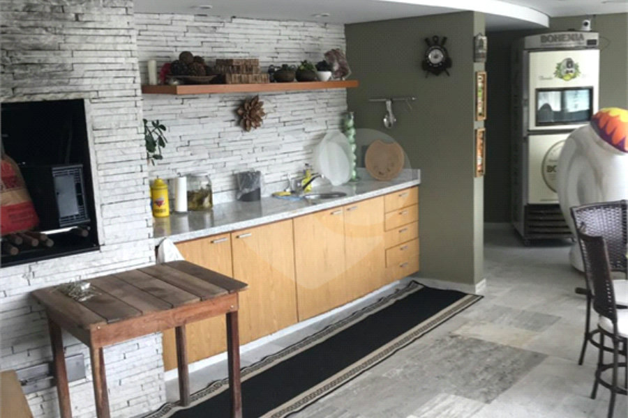 Casa à venda com 4 quartos, sendo 8 suítes, no condomínio Residencial Jd. Ibiratiba, São Paulo - SP