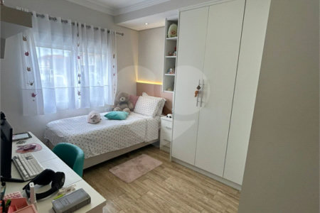 Sobrado à venda com 3 quartos, sendo 1 suíte, em Santa Teresinha, São Paulo, SP