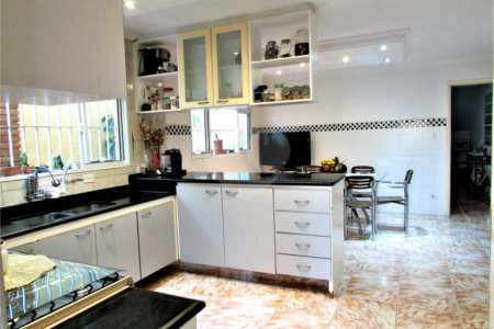 Casa à venda com 3 suítes em Jardim Regina, São Paulo, SP