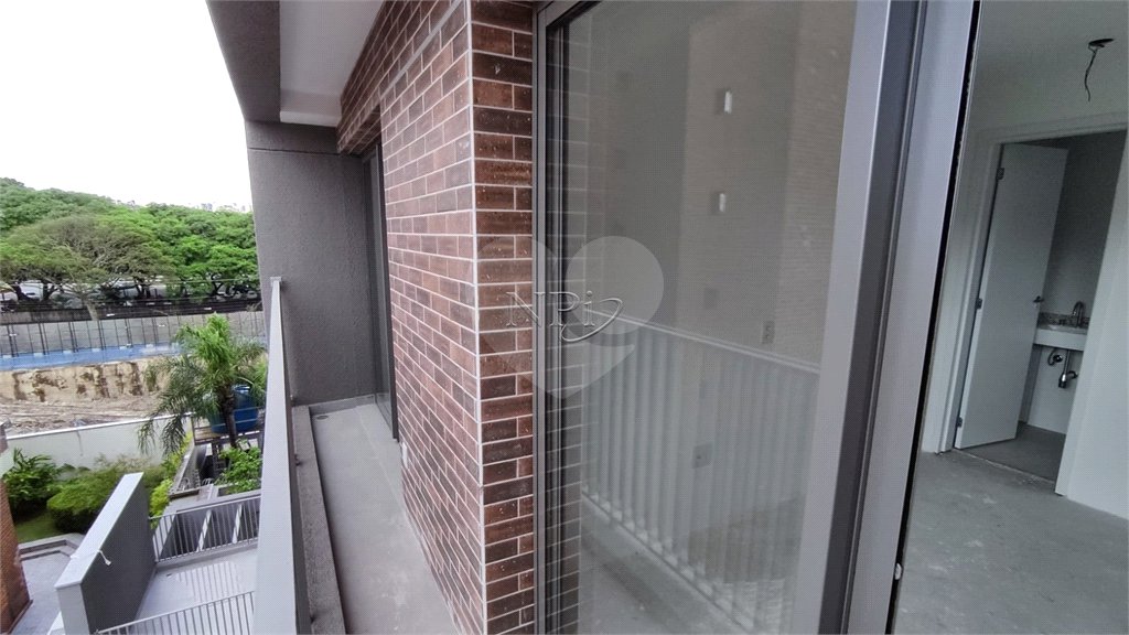 Apartamento à venda com 3 quartos, sendo 2 suítes,  em Moema, São Paulo, SP