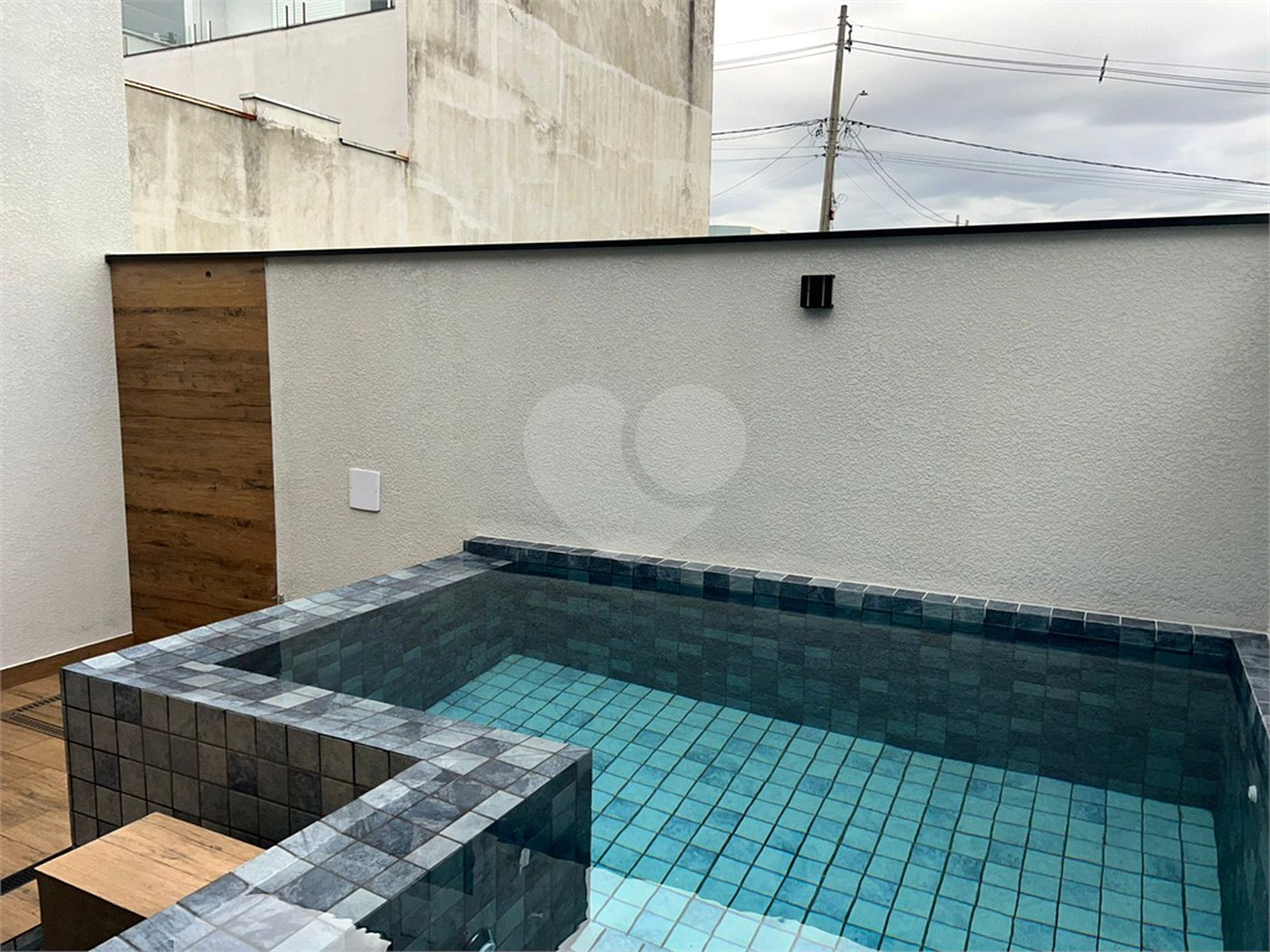 Casa à venda com 3 quartos, sendo 1 suíte, no condomínio Horto Florestal Villagio, Sorocaba - SP