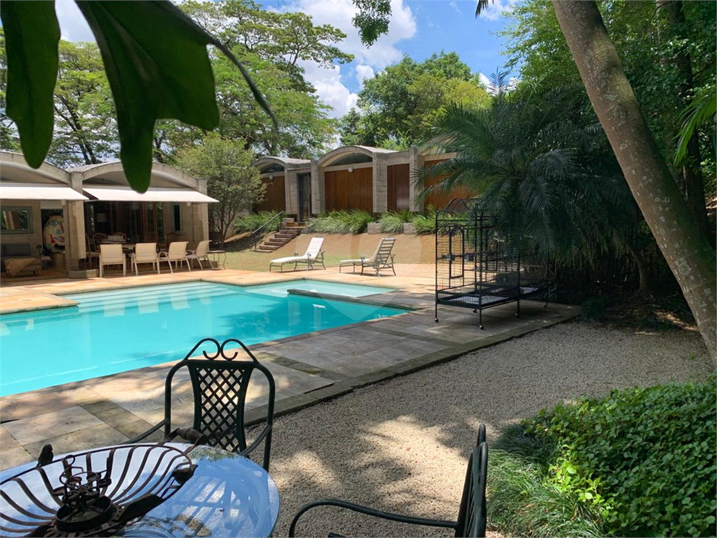 Casa à venda com 5 quartos, sendo 3 suítes, em Morumbi, São Paulo, SP