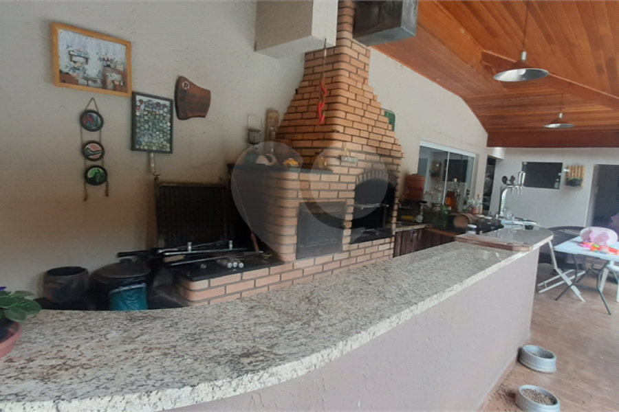 Casa à venda com 3 suítes no condomínio Chacarás Bela Vista, Mairiporã - SP