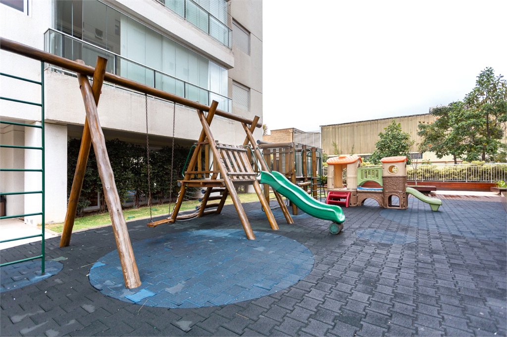 Apartamento à venda com 3 quartos, sendo 1 suíte, em Vila Anastácio, São Paulo, SP