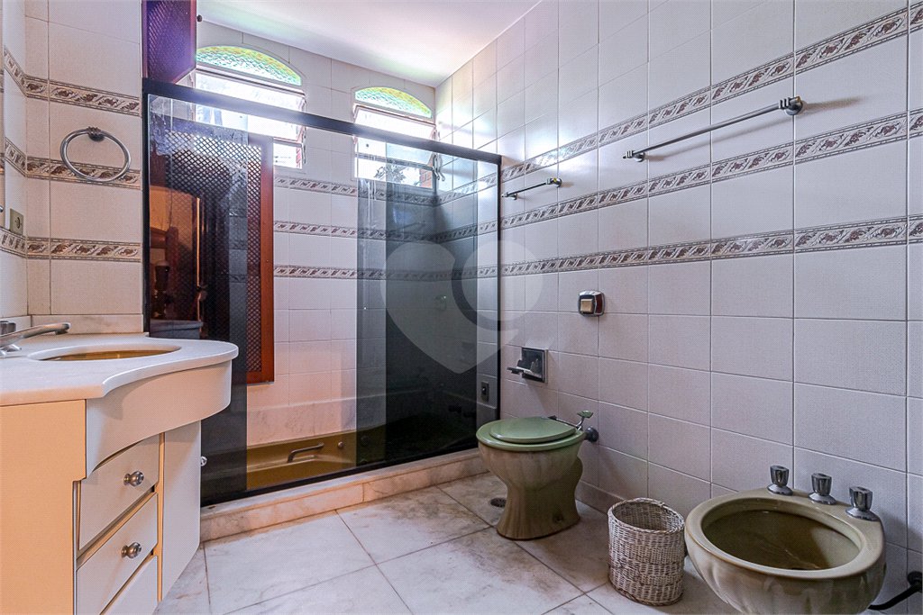 Casa Térrea à venda com 3 suítes em Jardim dos Estados, São Paulo, SP