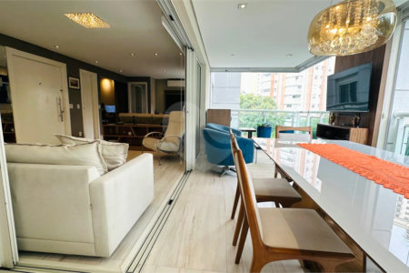 Apartamento à venda com 3 suítes em Vila Mariana, São Paulo, SP