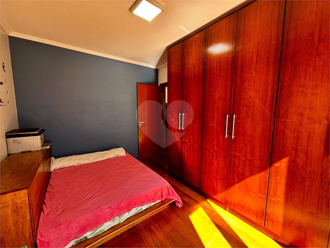 Sobrado à venda com 4 quartos, sendo 1 suíte, em Tremembé, São Paulo, SP