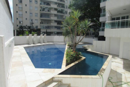 Apartamento à venda com 3 suítes em Real Parque, São Paulo, SP