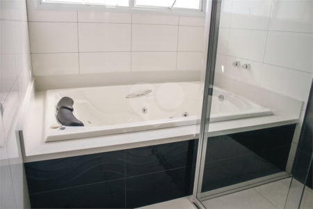 Casa à venda com 4 suítes no condomínio Residencial Saint Charbel, Araçoiaba da Serra - SP