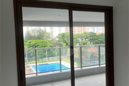 Apartamento à venda com 3 quartos, sendo 1 suíte, em Brooklin Novo, São Paulo, SP