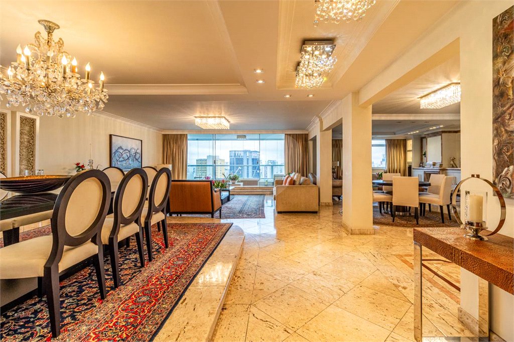 Apartamento à venda com 3 suítes em Bela Vista, São Paulo, SP