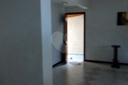 Sobrado à venda com 5 quartos, sendo 1 suíte, em Lapa de Baixo, São Paulo, SP