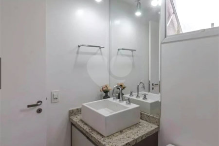 Apartamento à venda com 2 quartos, sendo 1 suíte,  em Vila Andrade, São Paulo, SP