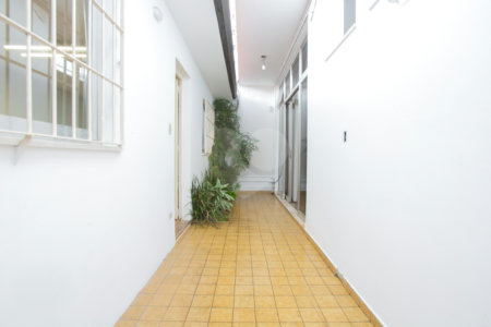 Casa à venda ou para alugar com 3 quartos, sendo 1 suíte,  em Mirandópolis, São Paulo, SP