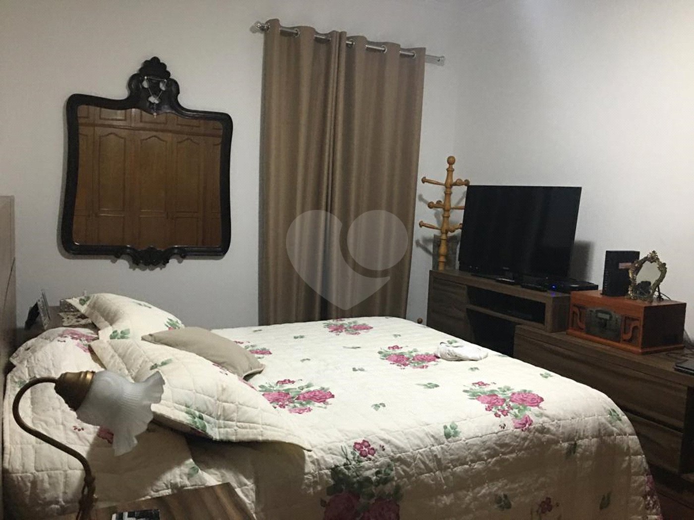 Casa à venda com 5 quartos, sendo 4 suítes,  em Vila Tramontano, São Paulo, SP