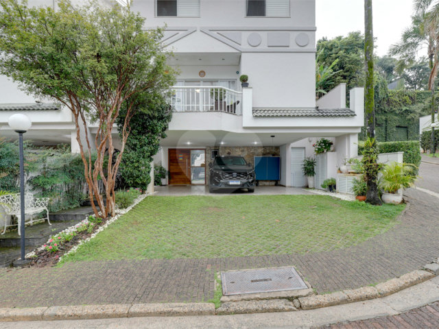 Casa à venda com 4 suítes no condomínio Ville de Marseille, São Paulo - SP