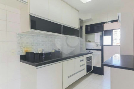 Apartamento à venda com 3 quartos, sendo 1 suíte,  em Cidade São Francisco, São Paulo, SP