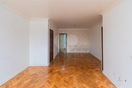 Apartamento à venda com 3 quartos, sendo 1 suíte, em Campo Belo, São Paulo, SP