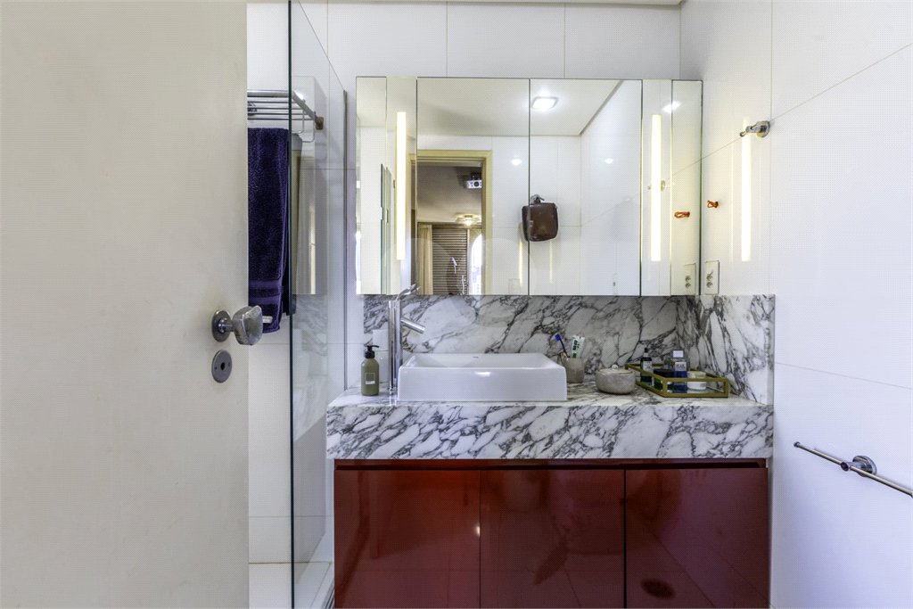 Apartamento à venda com 3 quartos, sendo 1 suíte, em Bela Vista, São Paulo, SP