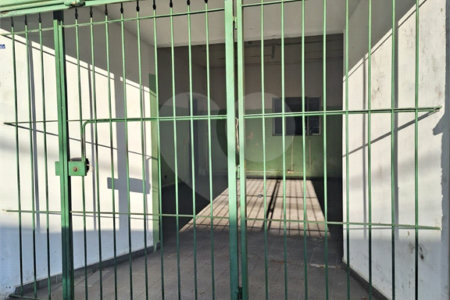 CASA RESIDENCIAL A VENDA E 3 LOJAS COMERCIAIS NO MESMO IMÓVEL