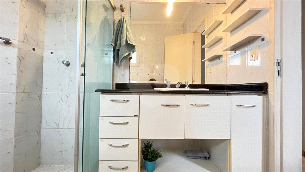 Casa à venda com 3 quartos, sendo 1 suíte, no condomínio Villagio Tramway, São Paulo - SP