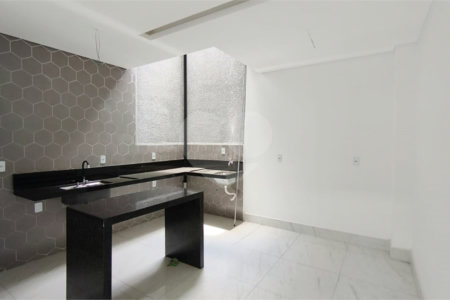 Casa à venda com 2 suítes no condomínio Residencial Paranaguá, São Paulo - SP