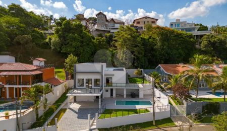 Casa à venda com 4 quartos, sendo 3 suítes,  no condomínio Estância Marambaia, Vinhedo - SP