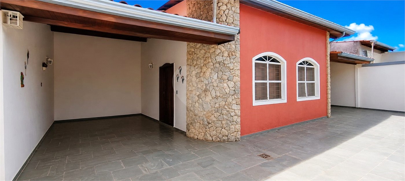 Casa Térrea à venda com 3 suítes em Jardim Prestes de Barros, Sorocaba, SP