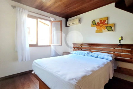 Casa à venda com 3 suítes no Centro, Santa Cruz Cabrália, BA