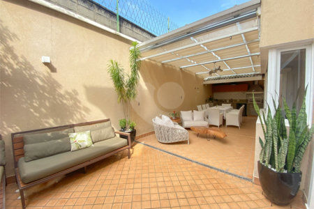 Casa à venda com 4 quartos, sendo 3 suítes, no condomínio Brisa Verde, São Paulo - SP