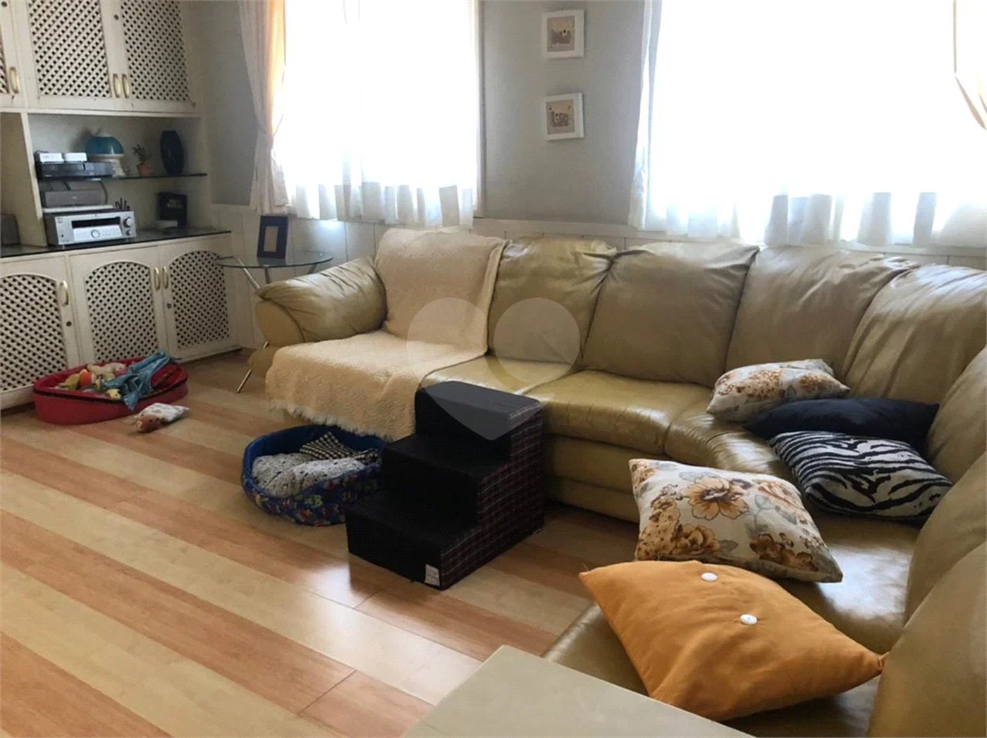 Sobrado com 363m² à venda no Alto da Moóca - 3 suítes e 6 vagas.