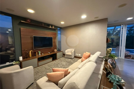 Casa a venda no condomínio Damha II