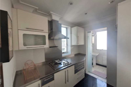Apartamento para locação com 2 dormitórios, sendo 1 suíte com 02 vagas, totalmente climatizado nos 3 ambientes