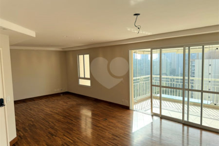 Apartamento à venda com 3 suítes em Vila Andrade, São Paulo, SP
