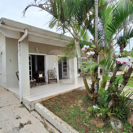 Casa térrea á venda - Balneário