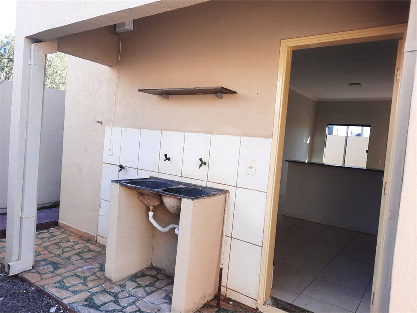 Casa à venda com 2 quartos em Residencial Ponta Porã I, Ponta Porã, MS
