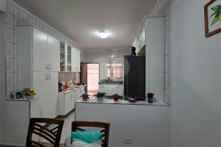 Sobrado à venda com 6 quartos, sendo 3 suítes, em Santa Teresinha, São Paulo, SP