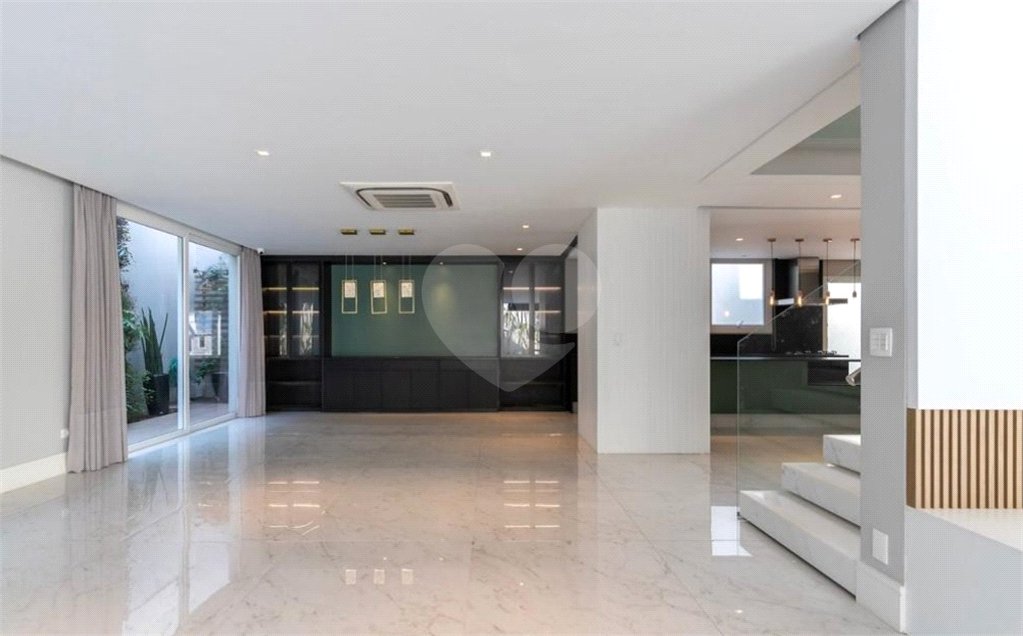 Casa à venda com 4 suítes no condomínio Hípica Garden, São Paulo - SP
