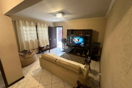 Casa à venda com 5 quartos, sendo 1 suíte,  em Parque Fernanda, São Paulo, SP