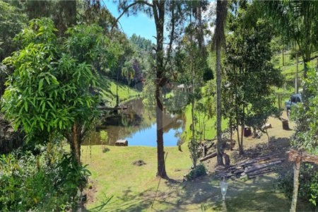 Sítio à venda com 2 quartos, sendo 1 suíte, no Centro, Salesópolis, SP
