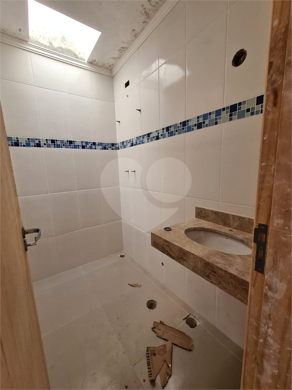 Sobrado à venda com 3 quartos, sendo 1 suíte, em Vila Gomes, São Paulo, SP