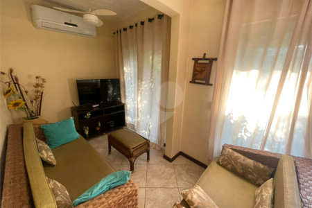 Casa em condomínio à venda com 3 quartos, sendo 2 suítes, em João Fernandes, Armação dos Búzios, RJ