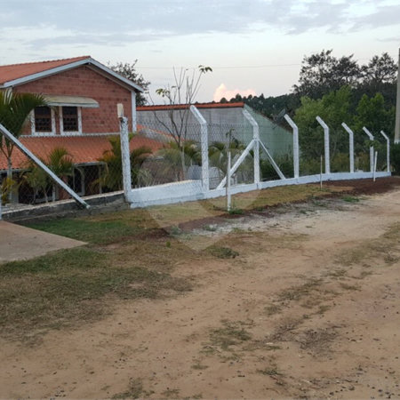 Chácara à venda com 3 quartos, sendo 1 suíte, no Centro, Araçoiaba da Serra, SP