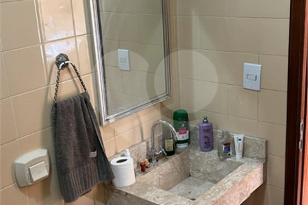 Sobrado à venda com 4 quartos, sendo 1 suíte, no Centro, Araraquara, SP