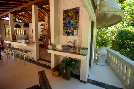 Casa à venda com 4 suítes no condomínio Sítio Primavera, São Roque - SP