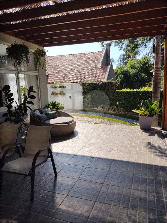 Casa à venda com 4 quartos, sendo 3 suítes, no condomínio Estância Marambaia, Vinhedo - SP