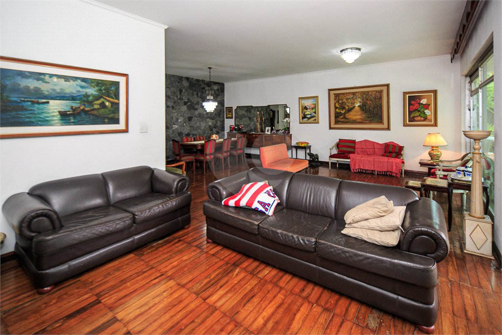 Casa Térrea à venda com 4 quartos, sendo 1 suíte, em Alto da Boa Vista, São Paulo, SP
